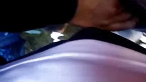 Przyrodni brat starsze mamuski Sophii się tym zajmuje