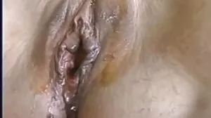 Kendall Kayden rucha się dojrzałe mamuśki sex na kanapie z tatuażami