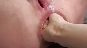 Tara Ashley jest nimfomanką analną dojzale mamuski z maniakiem analnym Mikem Adriano!