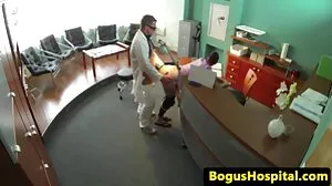 Rzuć to w nagie dojrzałe mamuśki dół rury