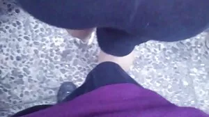 Przyrodni brat Jenny kopie dojzale mamuski ją
