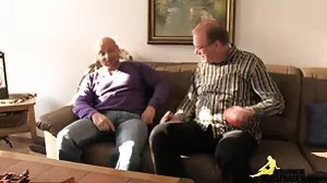 Anal sex mamuski starsze Creampie dla chudych nastolatków